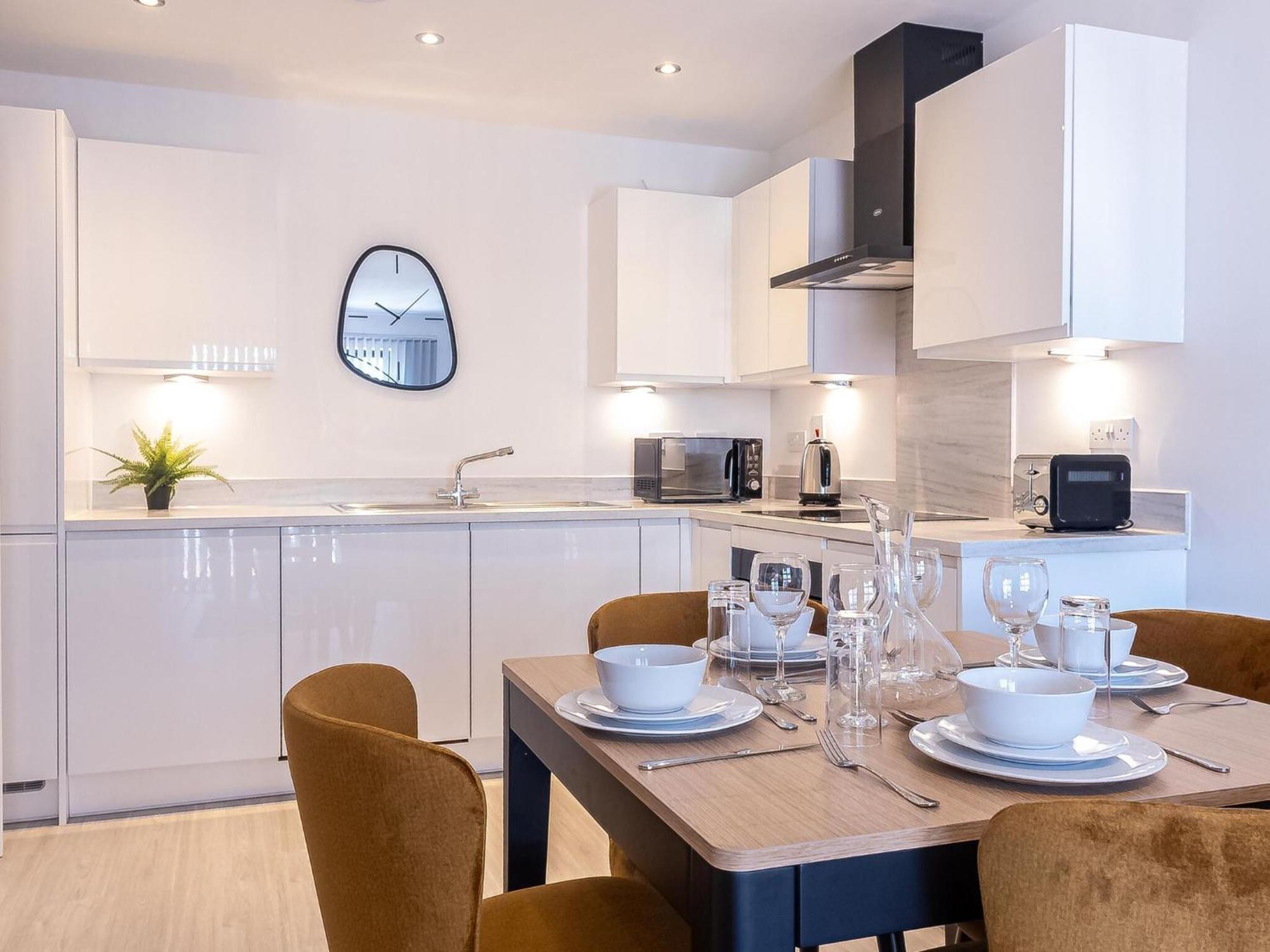 Pristine 1 And 2 Bedroom Apartments Near Business District By Belvilla Бирмингем Экстерьер фото